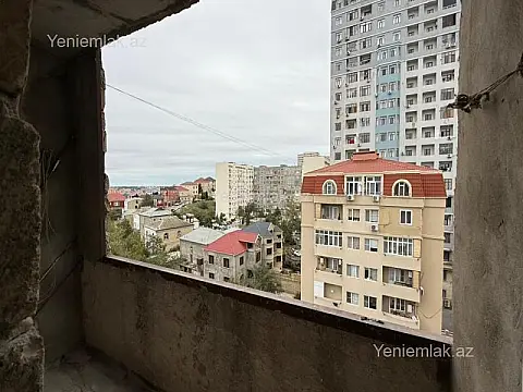Satılır 4 otaqlı köhnə tikili 110 m²