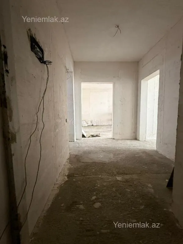 Satılır 4 otaqlı köhnə tikili 110 m²