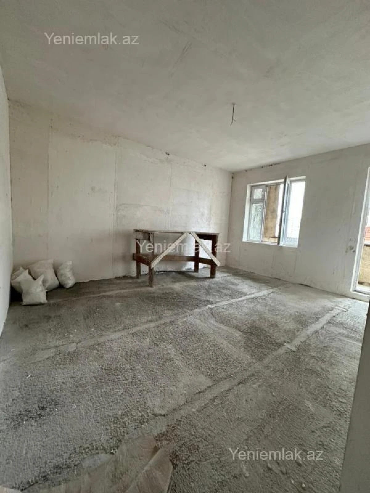 Satılır 4 otaqlı köhnə tikili 110 m²