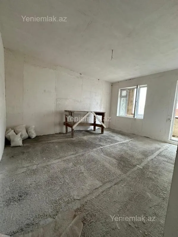 Satılır 4 otaqlı köhnə tikili 110 m²