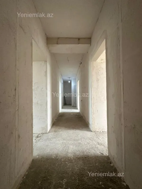 Satılır 4 otaqlı köhnə tikili 110 m²