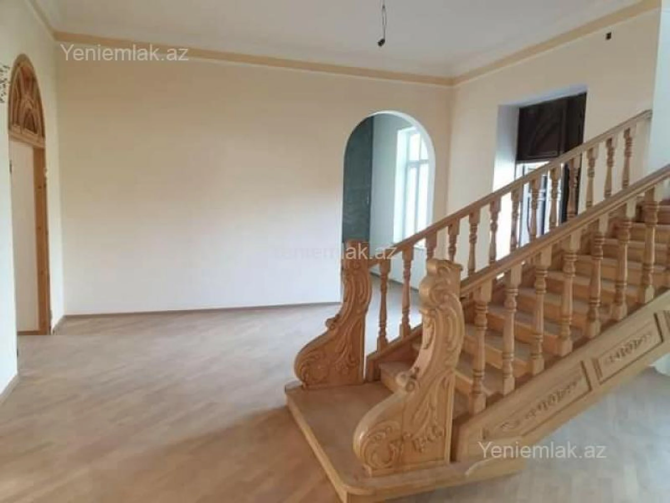 Satılır 7 otaqlı həyət evi 450 m²