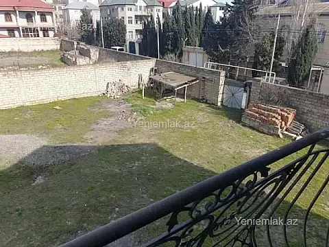Satılır 7 otaqlı həyət evi 450 m²
