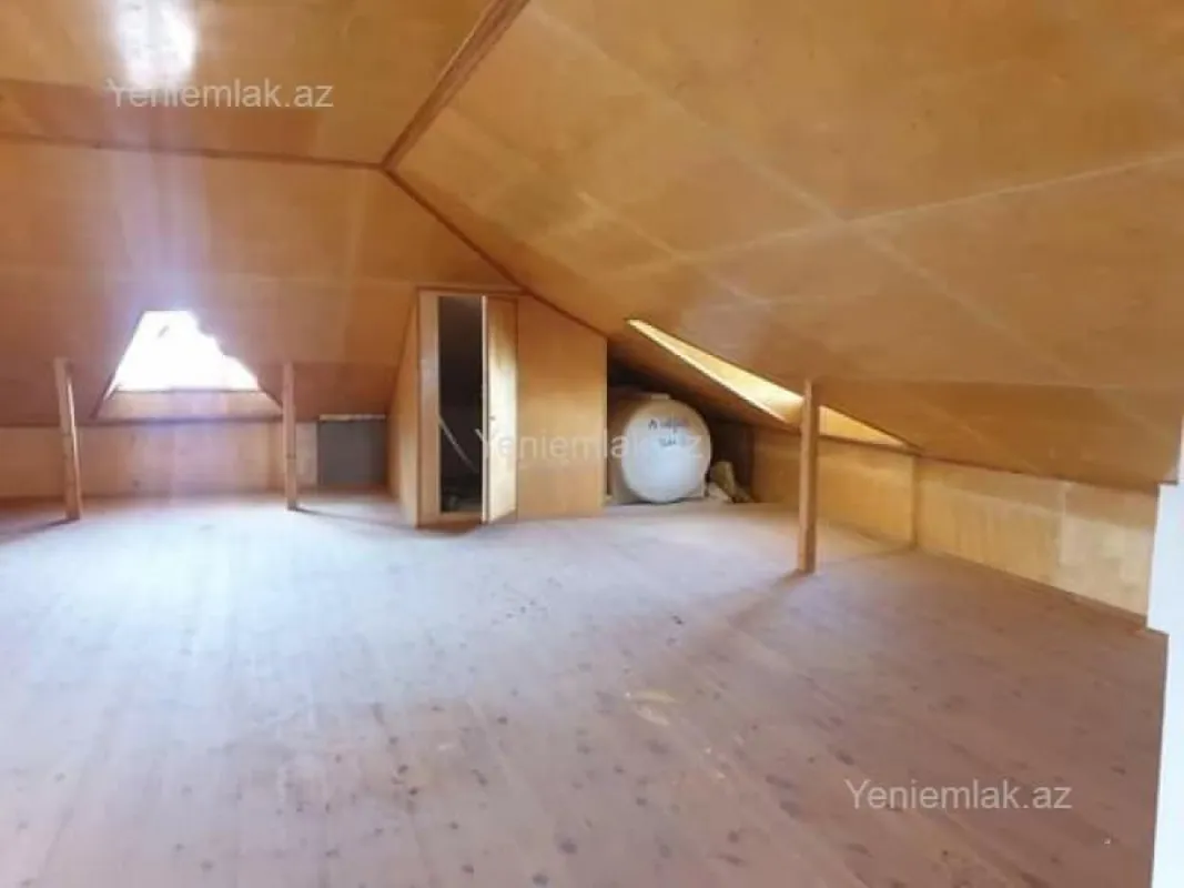 Satılır 7 otaqlı həyət evi 450 m²