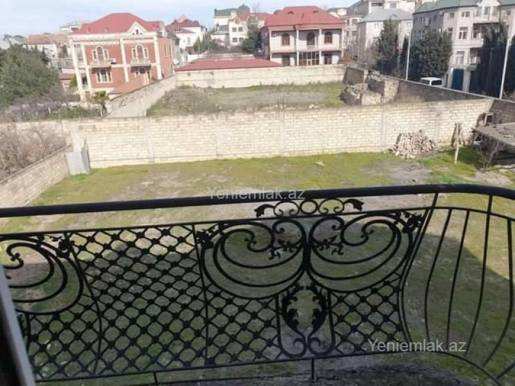 Satılır 7 otaqlı həyət evi 450 m²
