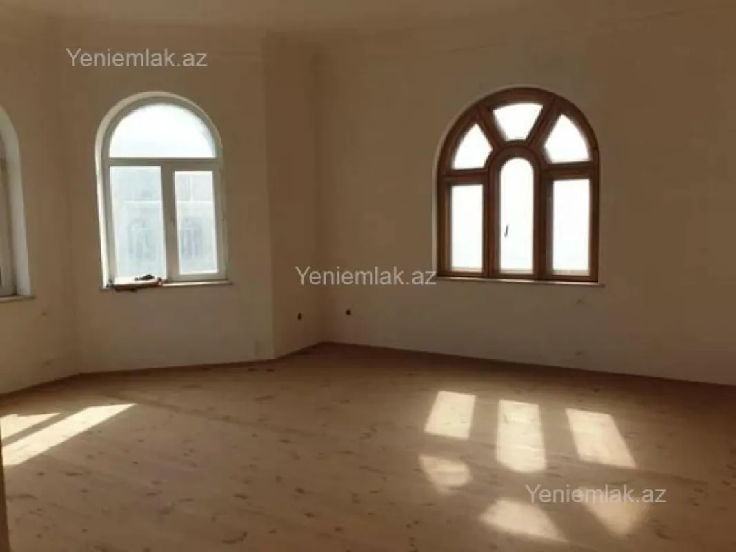 Satılır 7 otaqlı həyət evi 450 m²