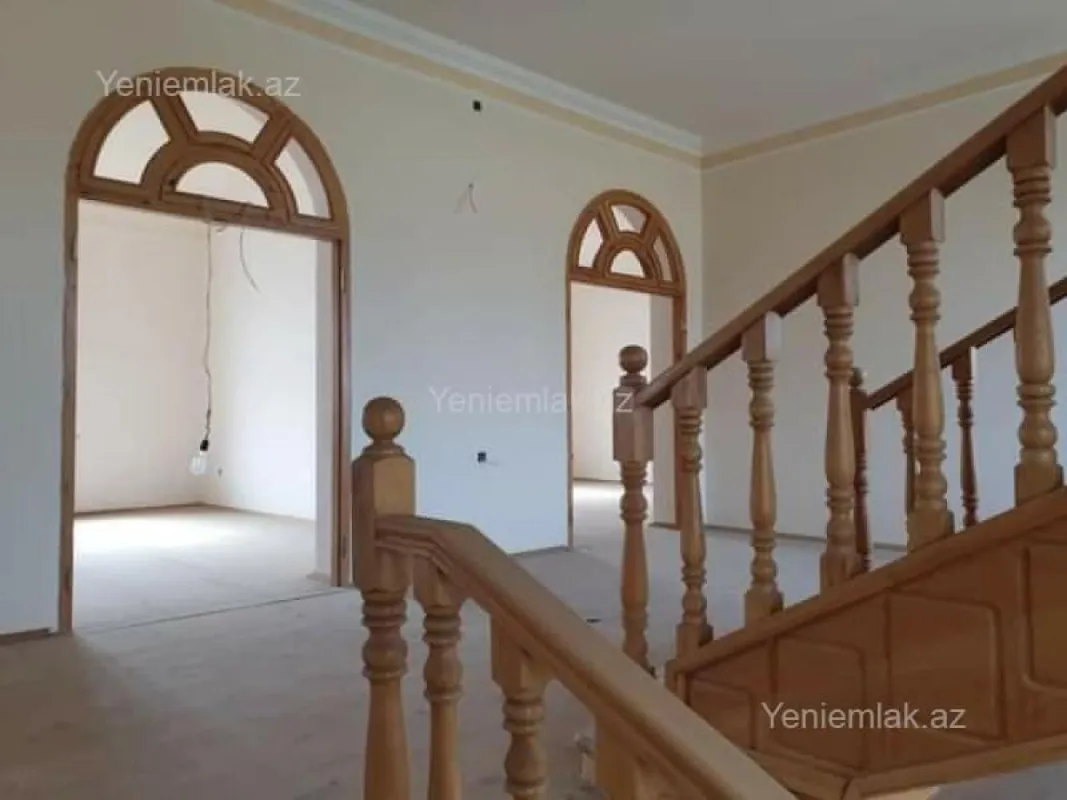 Satılır 7 otaqlı həyət evi 450 m²