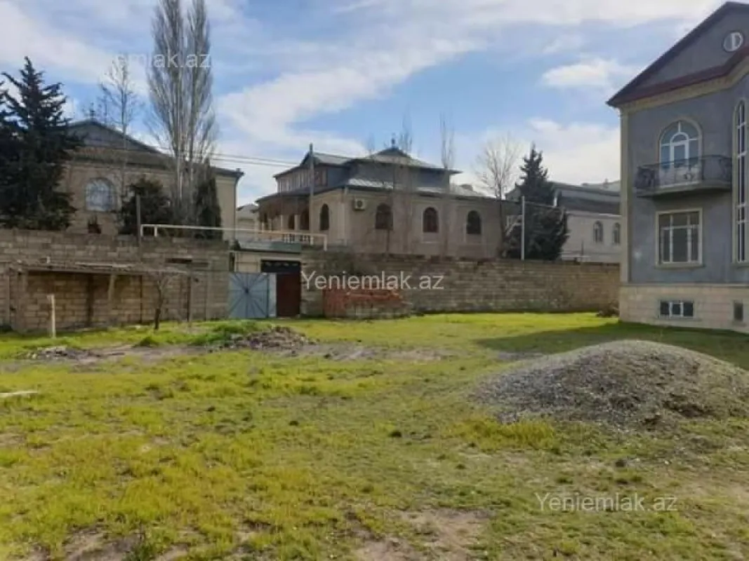 Satılır 7 otaqlı həyət evi 450 m²