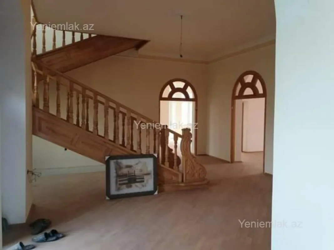 Satılır 7 otaqlı həyət evi 450 m²
