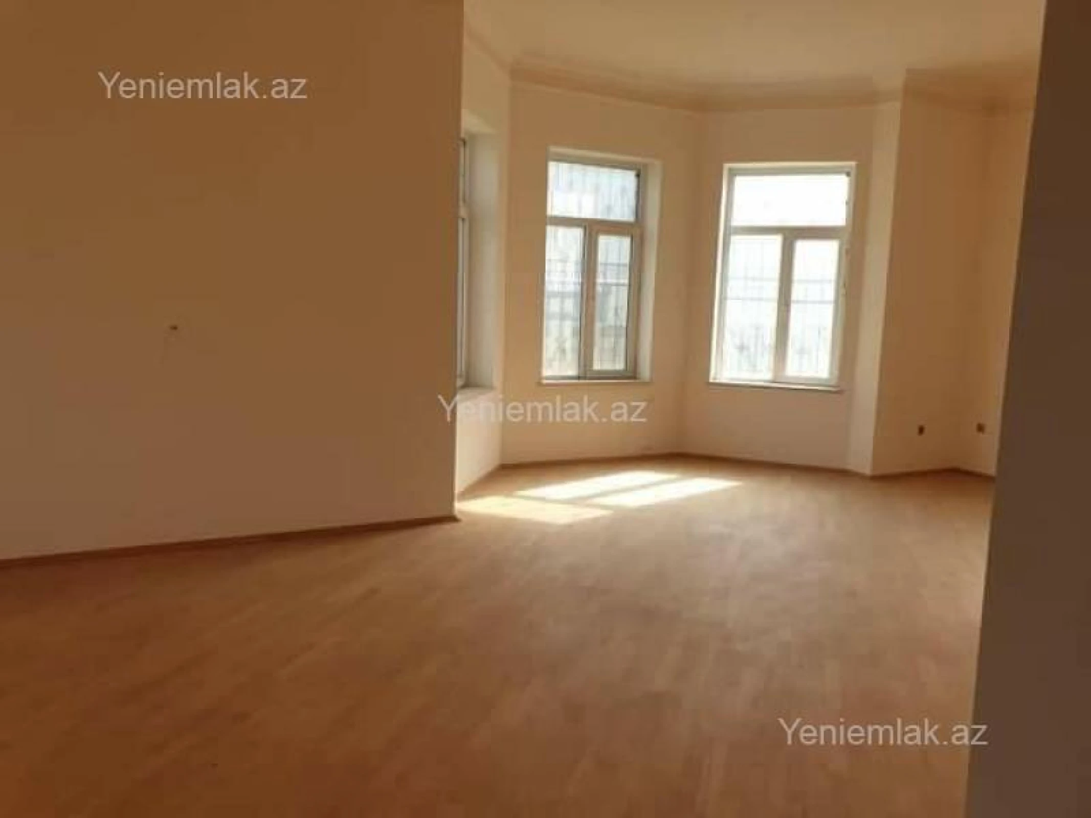 Satılır 7 otaqlı həyət evi 450 m²