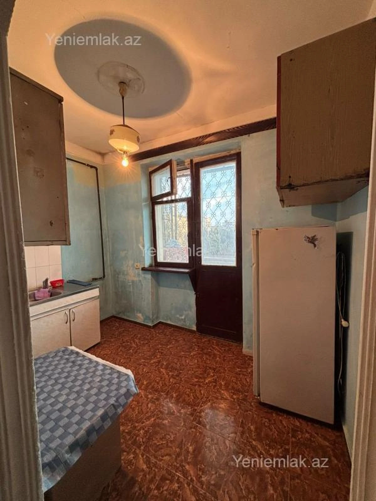 Satılır 1 otaqlı köhnə tikili 40 m²
