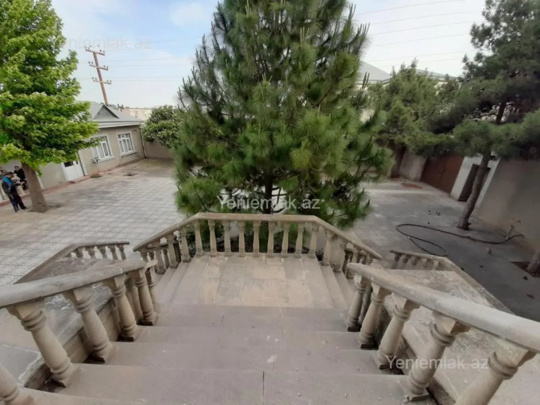 Satılır 6 otaqlı həyət evi 470 m²
