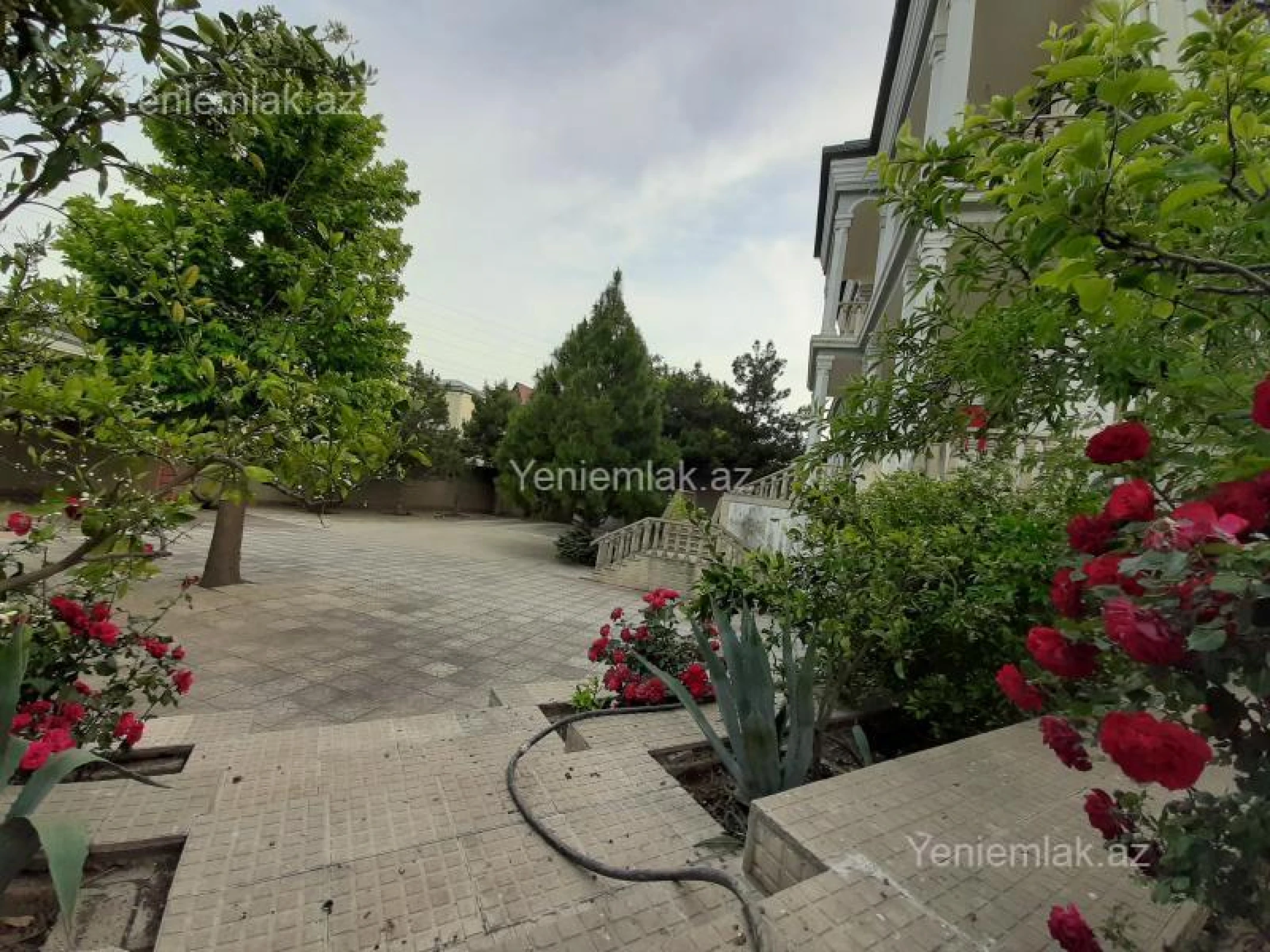 Satılır 6 otaqlı həyət evi 470 m²