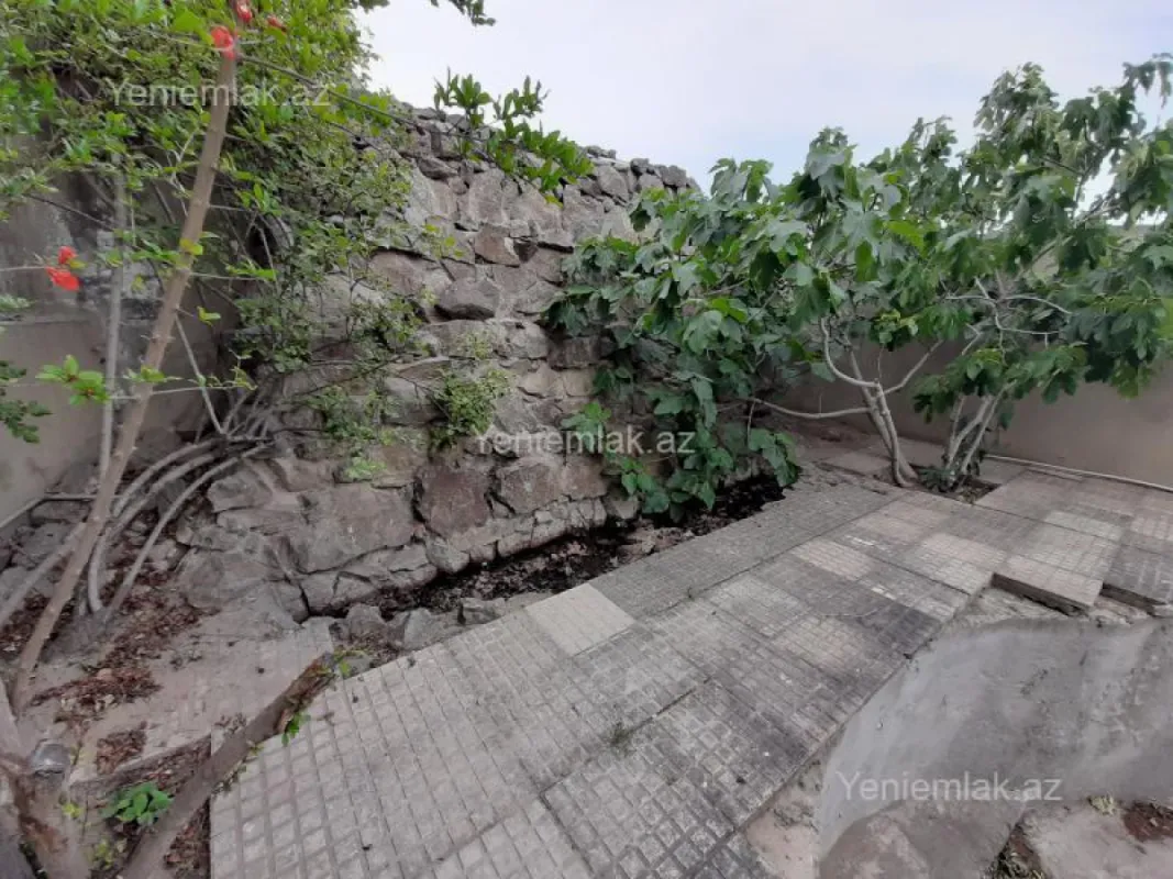 Satılır 6 otaqlı həyət evi 470 m²