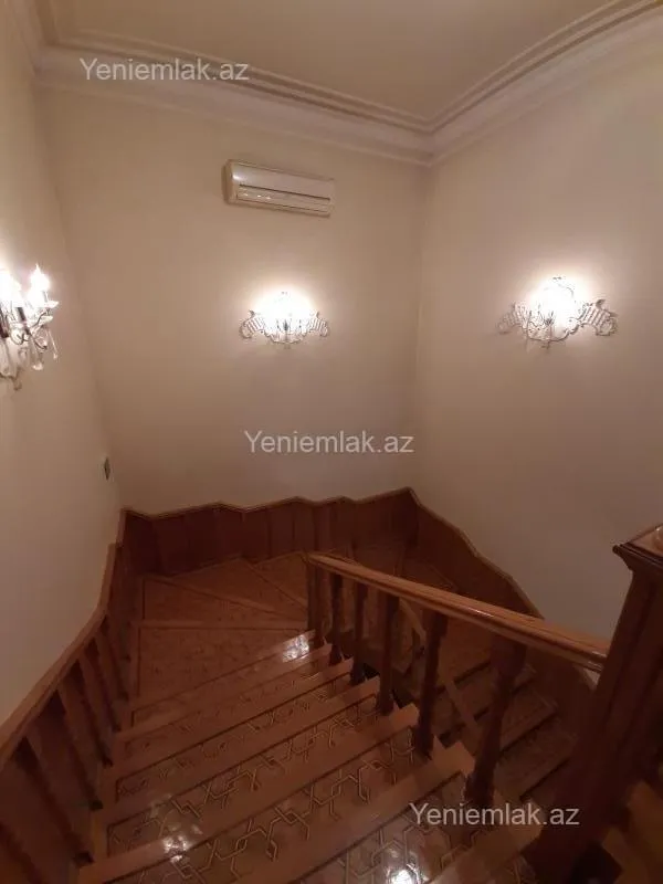 Satılır 6 otaqlı həyət evi 470 m²