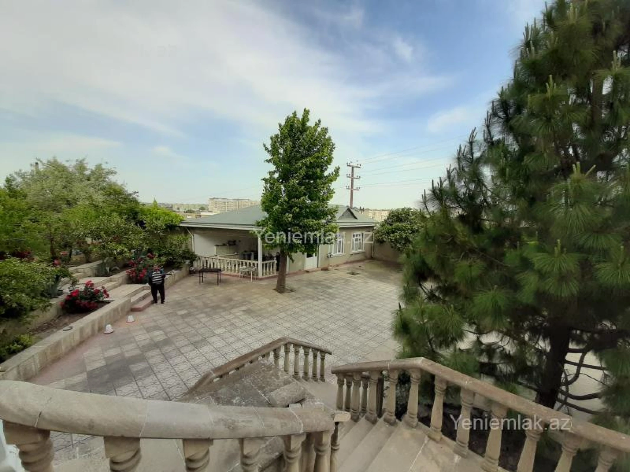 Satılır 6 otaqlı həyət evi 470 m²