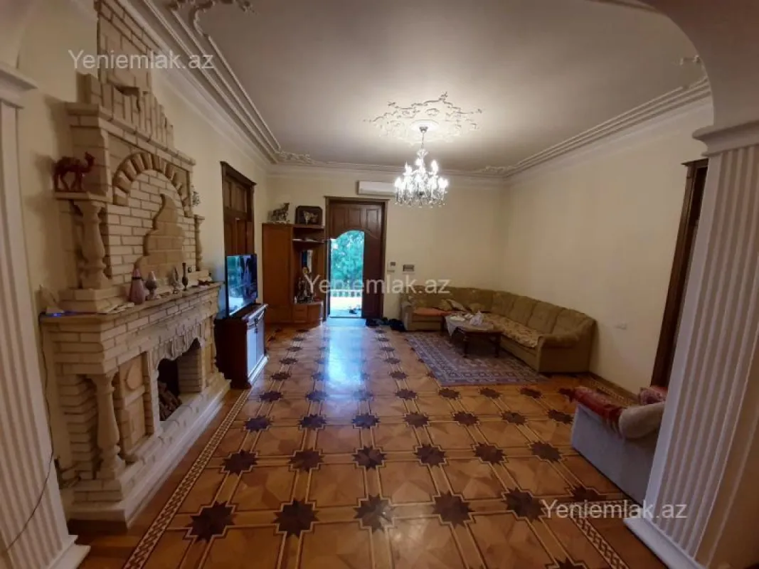 Satılır 6 otaqlı həyət evi 470 m²