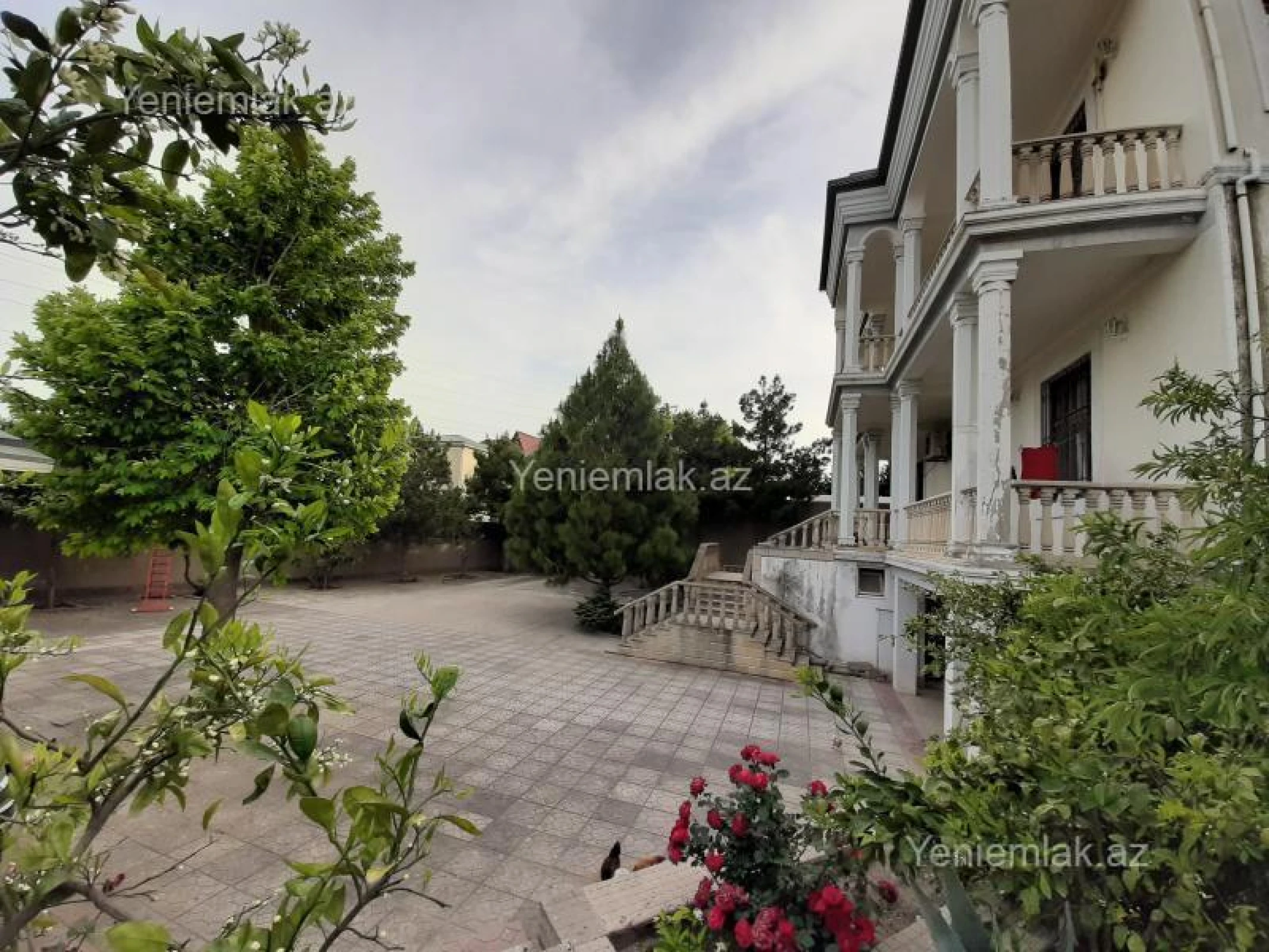 Satılır 6 otaqlı həyət evi 470 m²