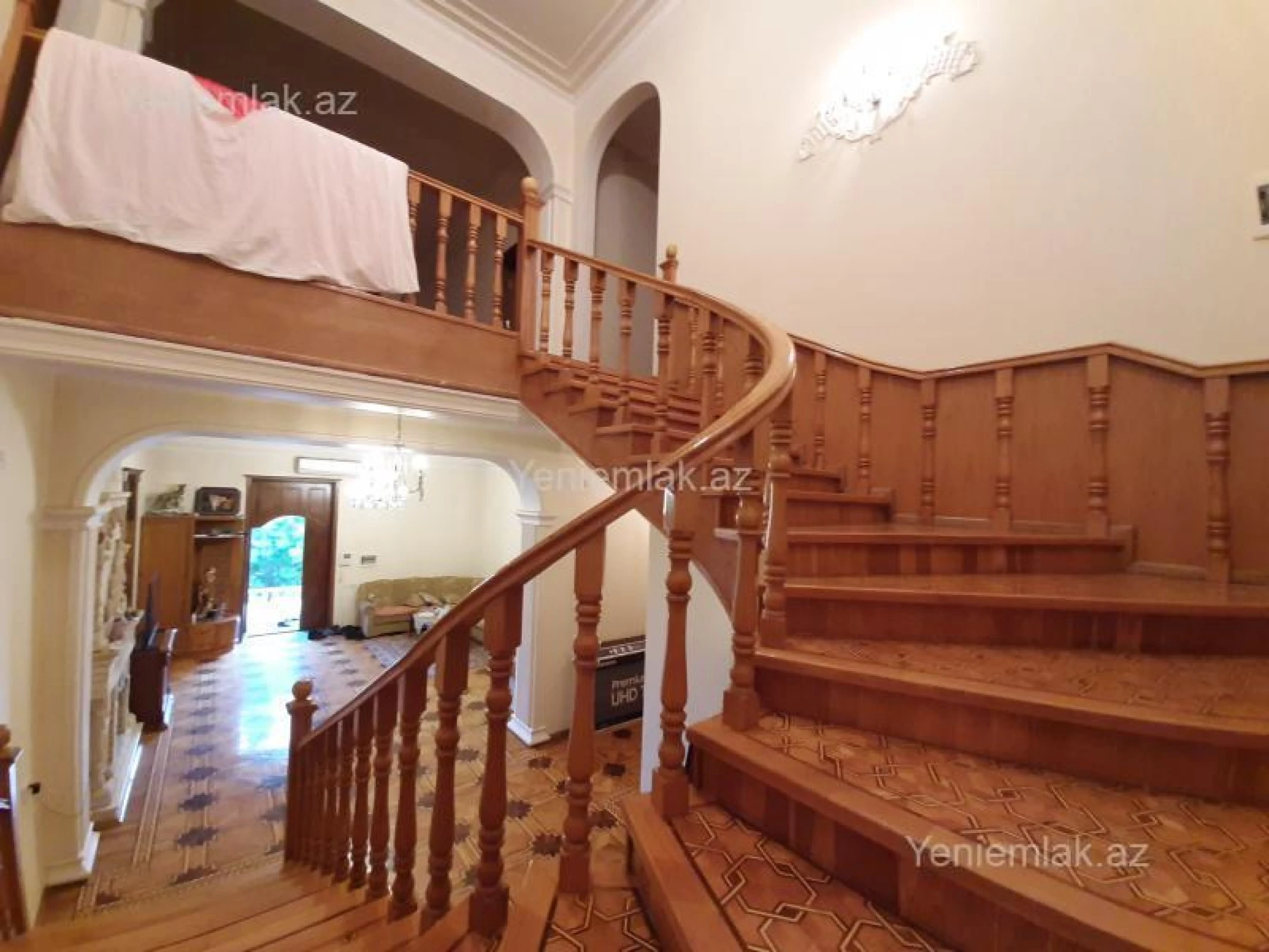 Satılır 6 otaqlı həyət evi 470 m²