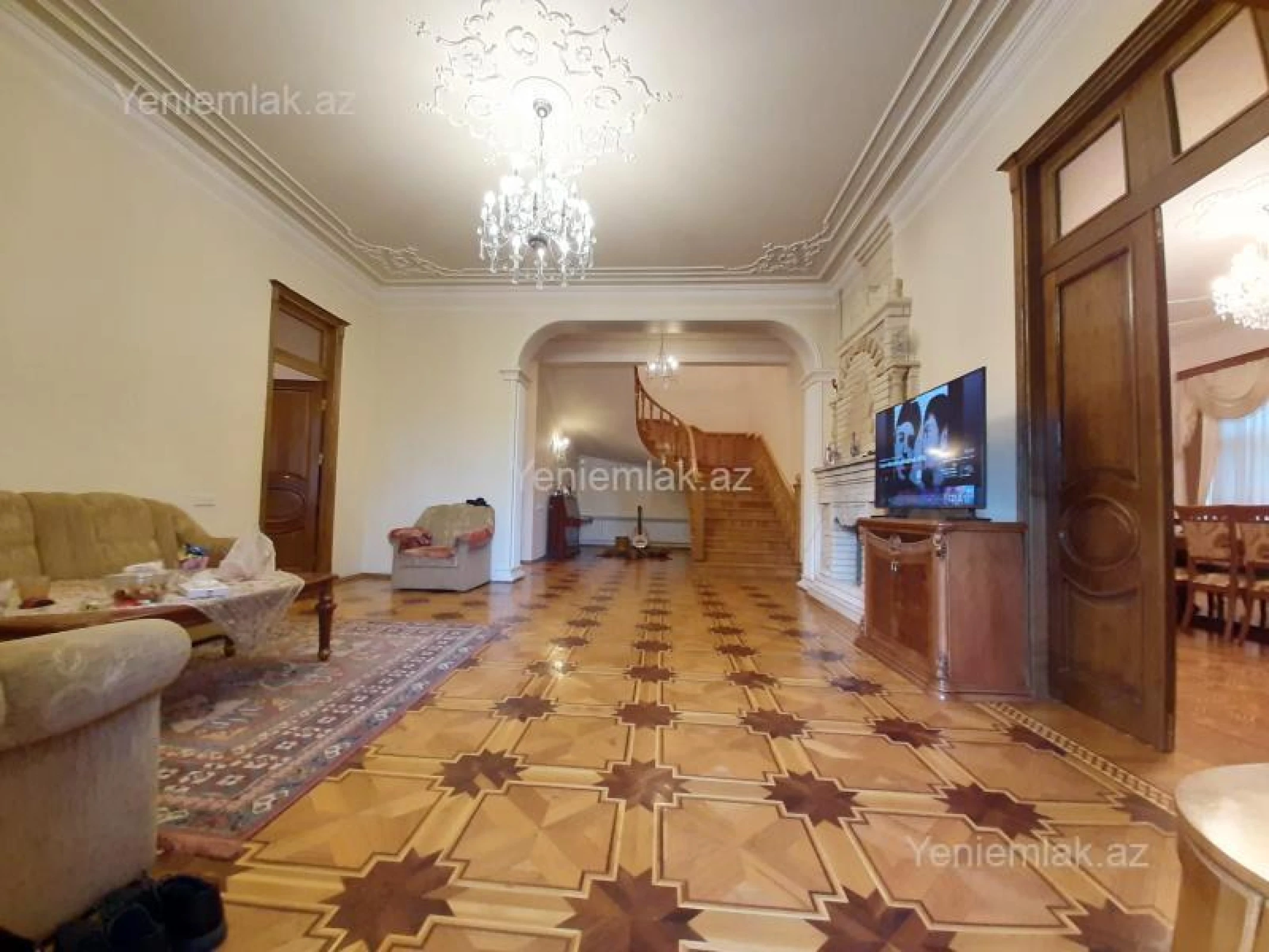 Satılır 6 otaqlı həyət evi 470 m²