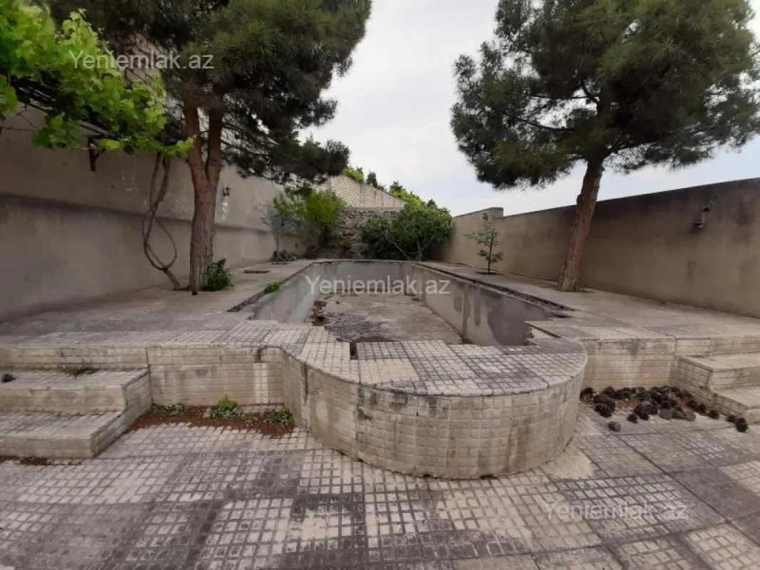 Satılır 6 otaqlı həyət evi 470 m²