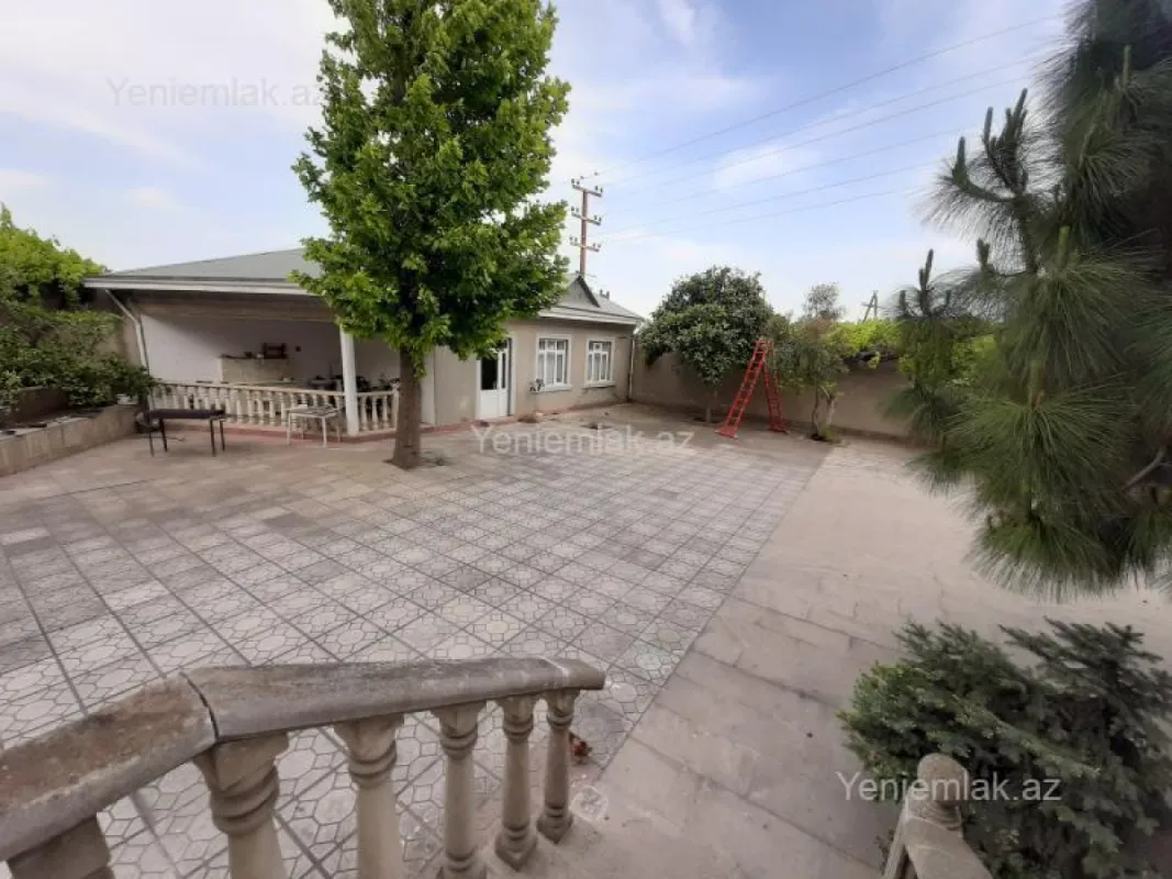 Satılır 6 otaqlı həyət evi 470 m²