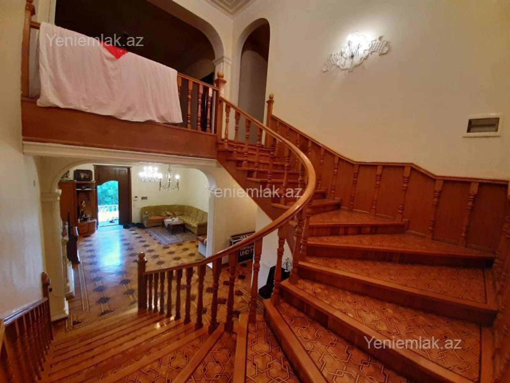 Satılır 6 otaqlı həyət evi 470 m²