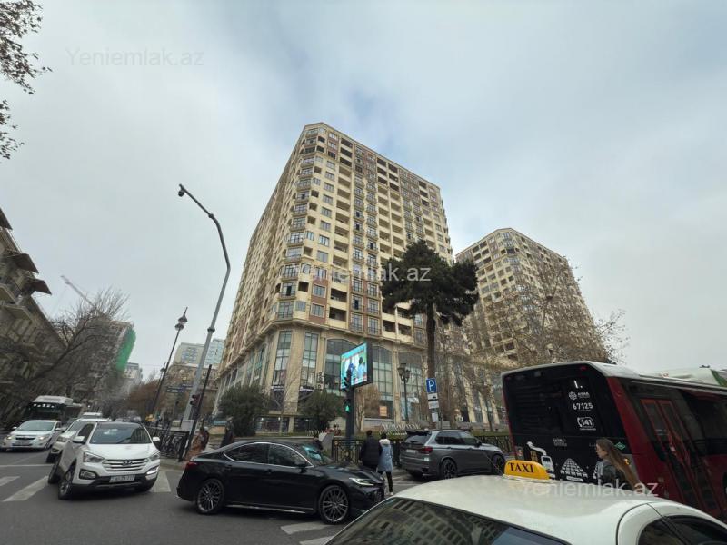 Satılır 3 otaqlı yeni tikili 100 m²