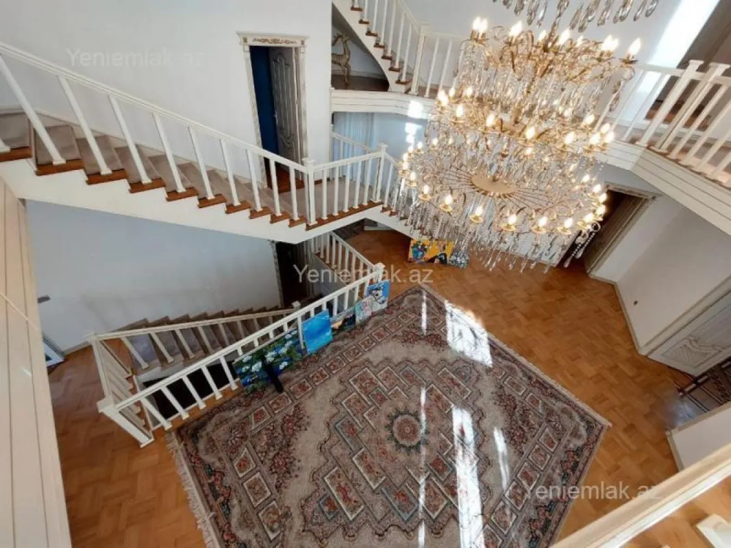 Satılır 6 otaqlı həyət evi 460 m²