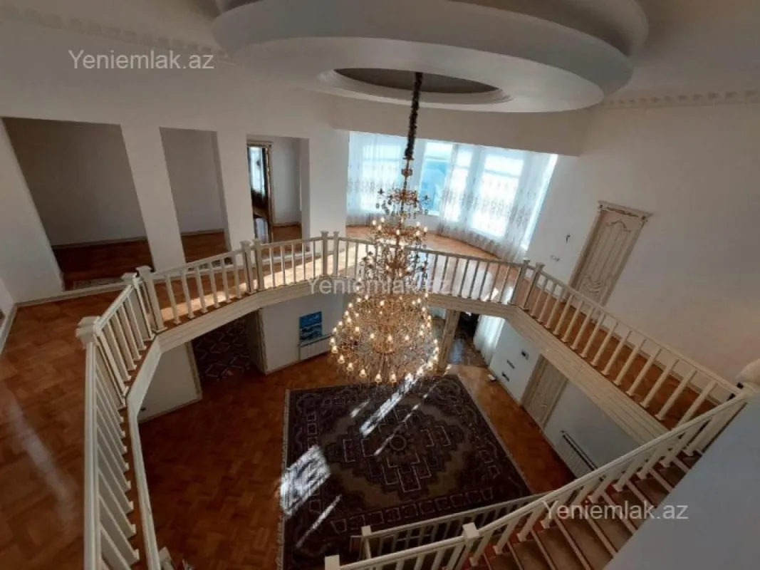 Satılır 6 otaqlı həyət evi 460 m²