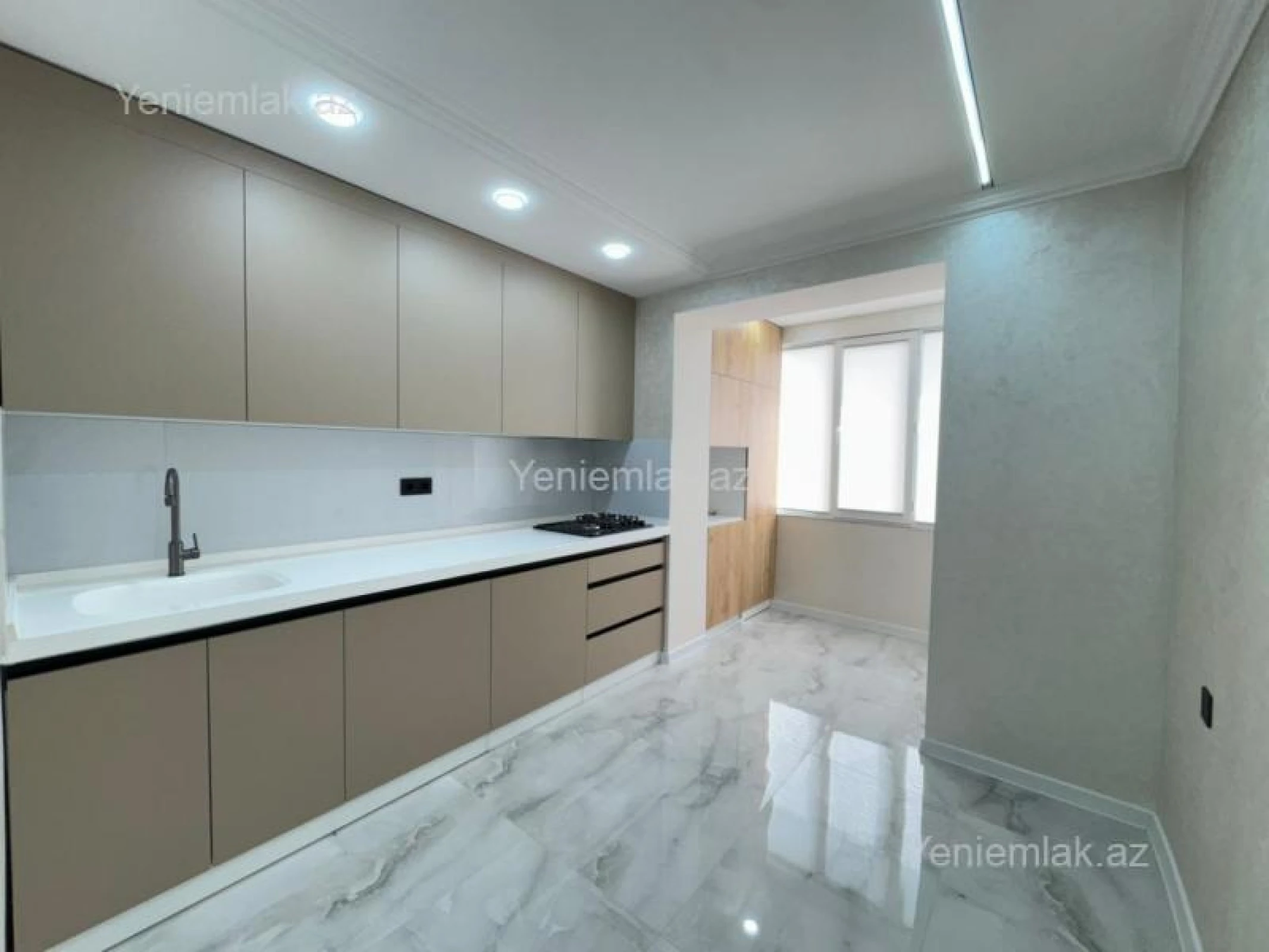 Satılır 3 otaqlı köhnə tikili 75 m²