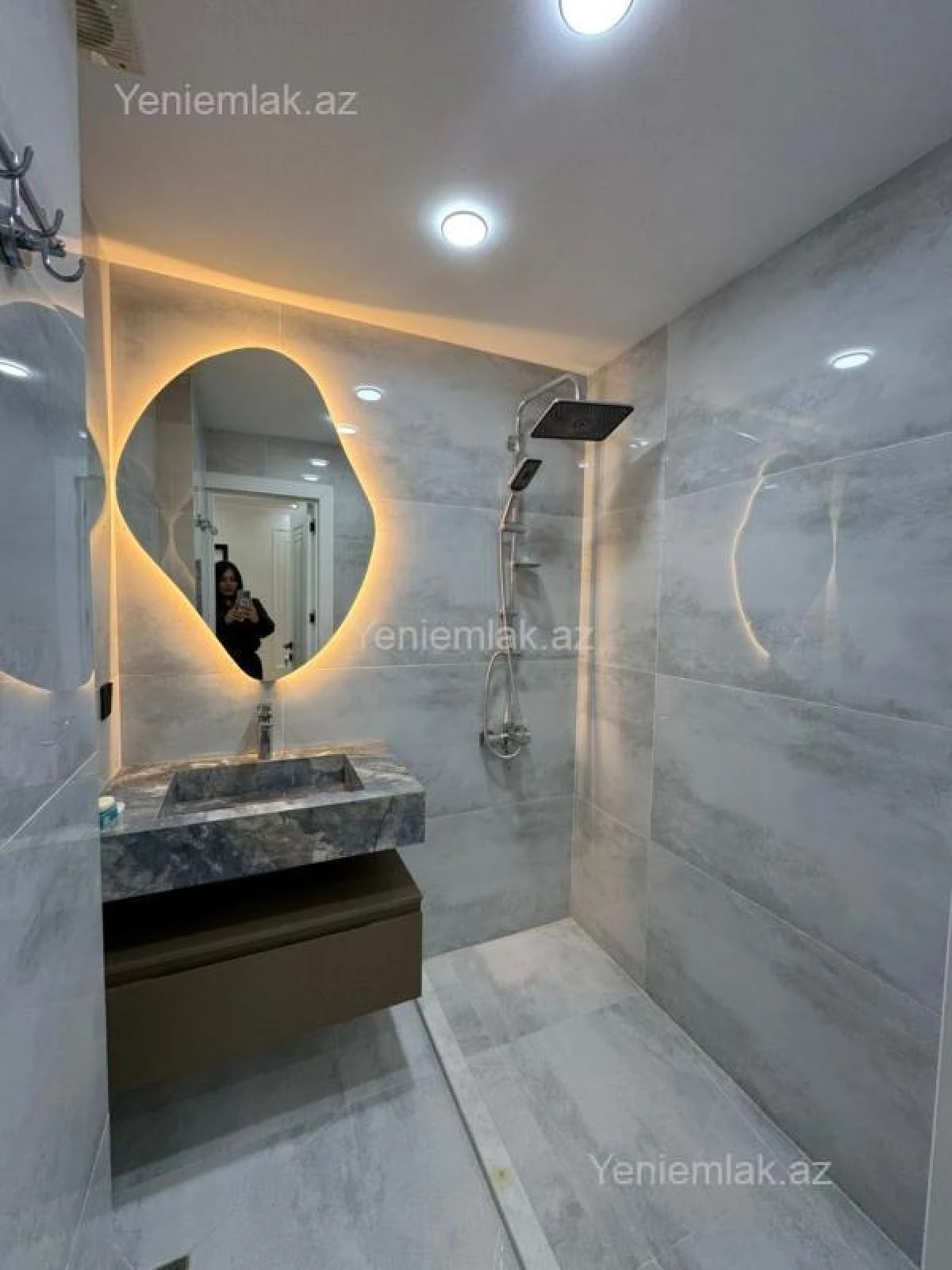 Satılır 3 otaqlı köhnə tikili 75 m²