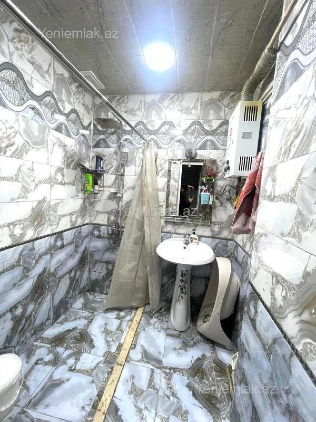 Satılır 3 otaqlı köhnə tikili 85 m²