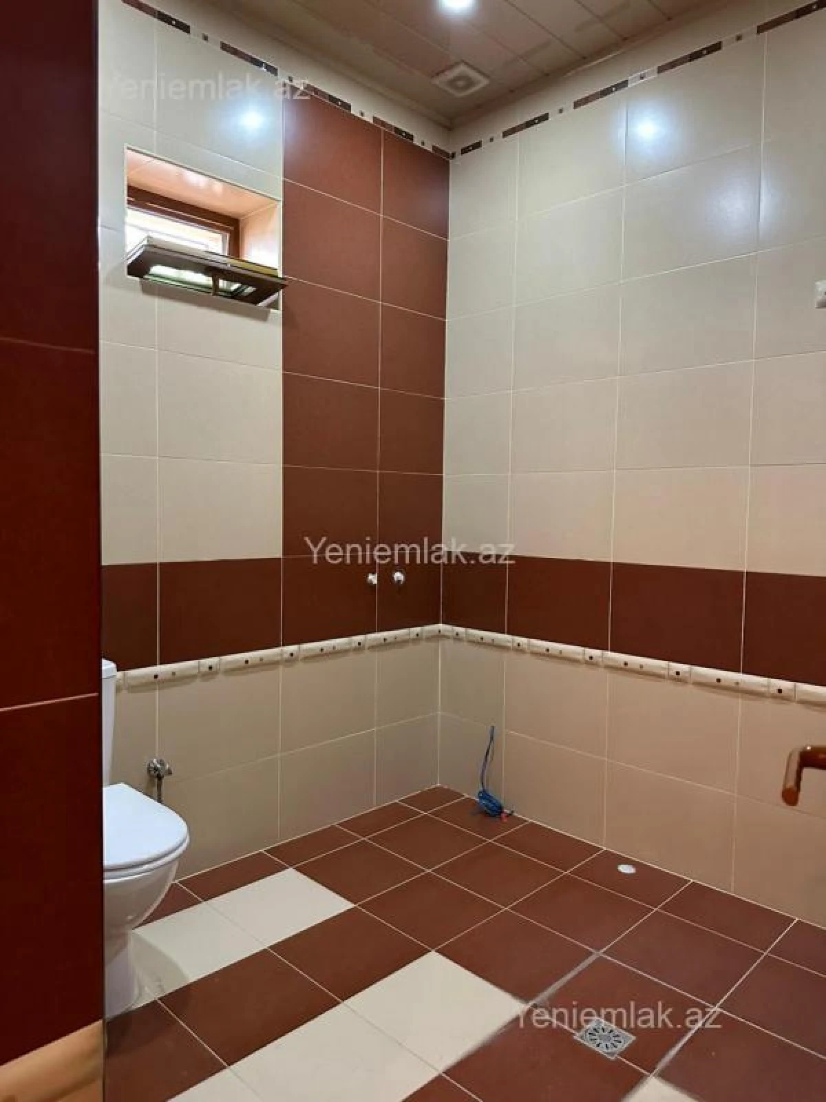 Satılır 6 otaqlı həyət evi 400 m²