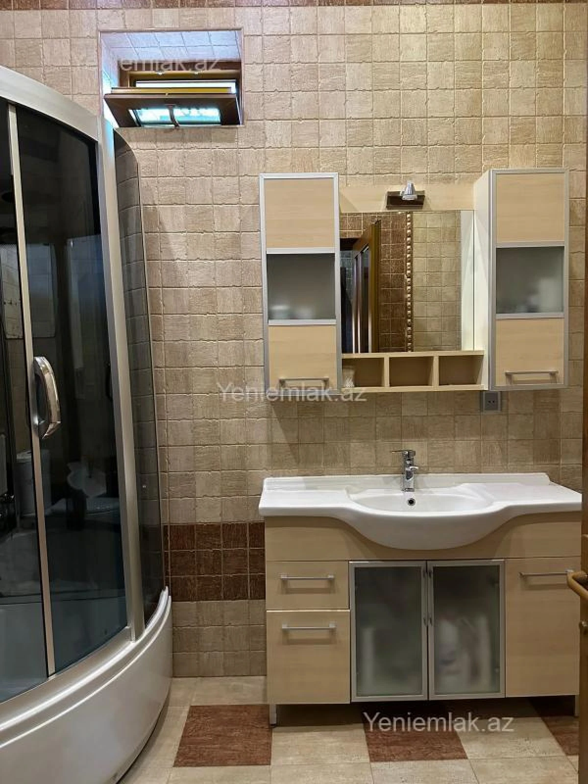 Satılır 6 otaqlı həyət evi 400 m²