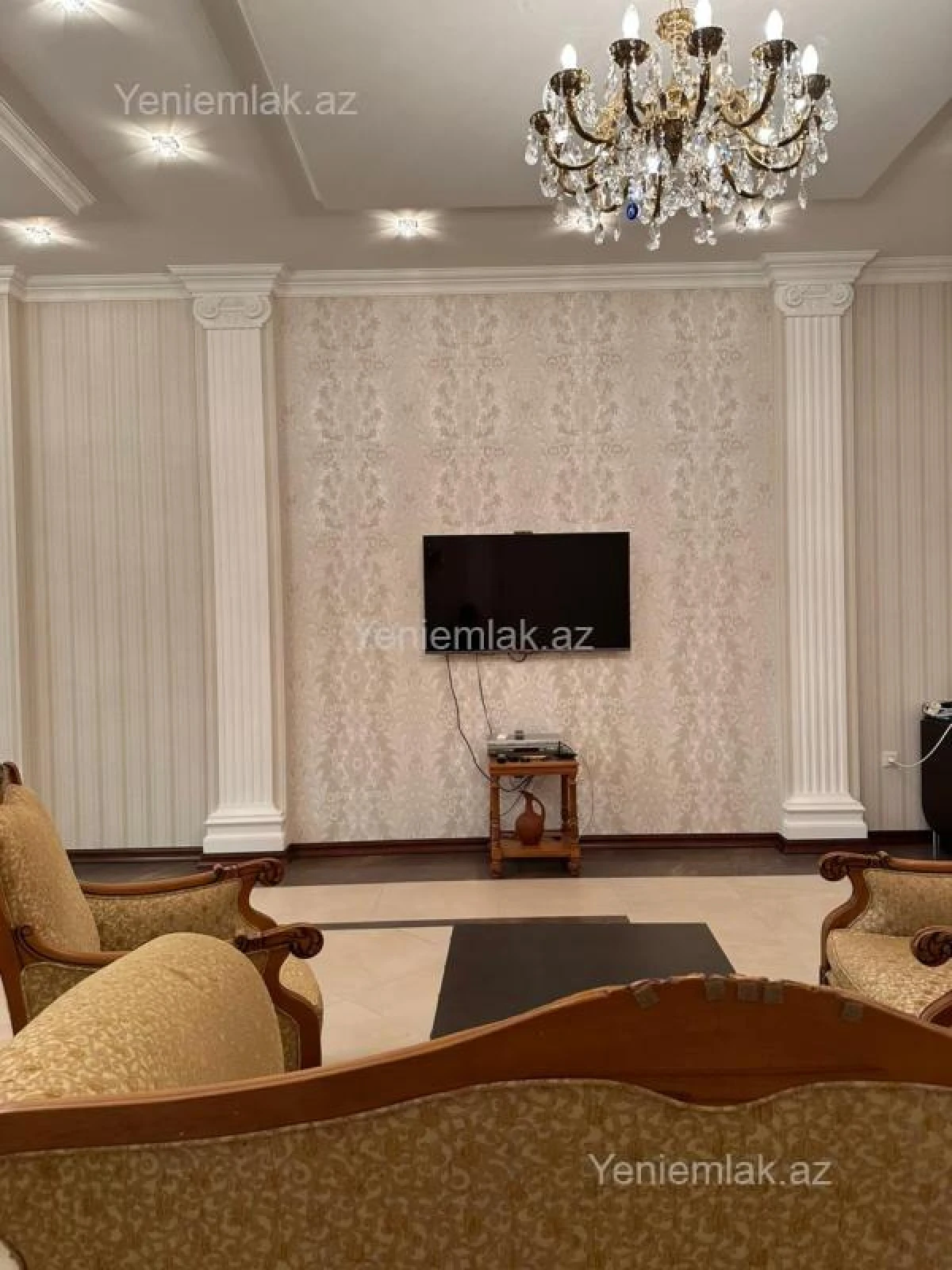 Satılır 6 otaqlı həyət evi 400 m²