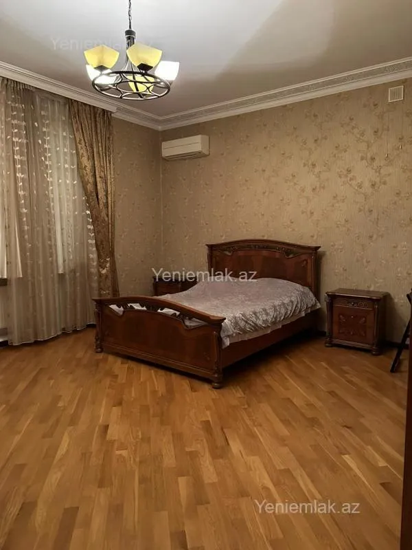 Satılır 6 otaqlı həyət evi 400 m²