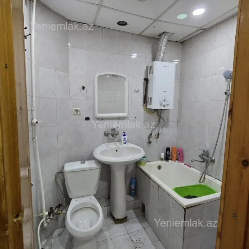 Satılır 2 otaqlı köhnə tikili 40 m²