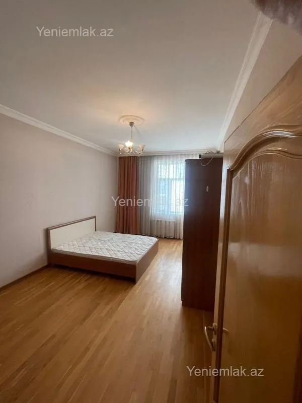 Satılır 4 otaqlı yeni tikili 190 m²