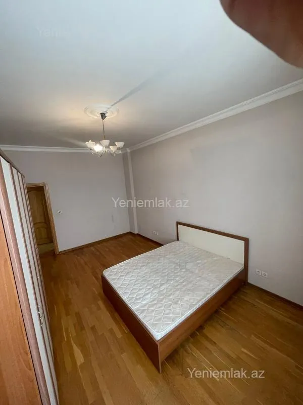 Satılır 4 otaqlı yeni tikili 190 m²