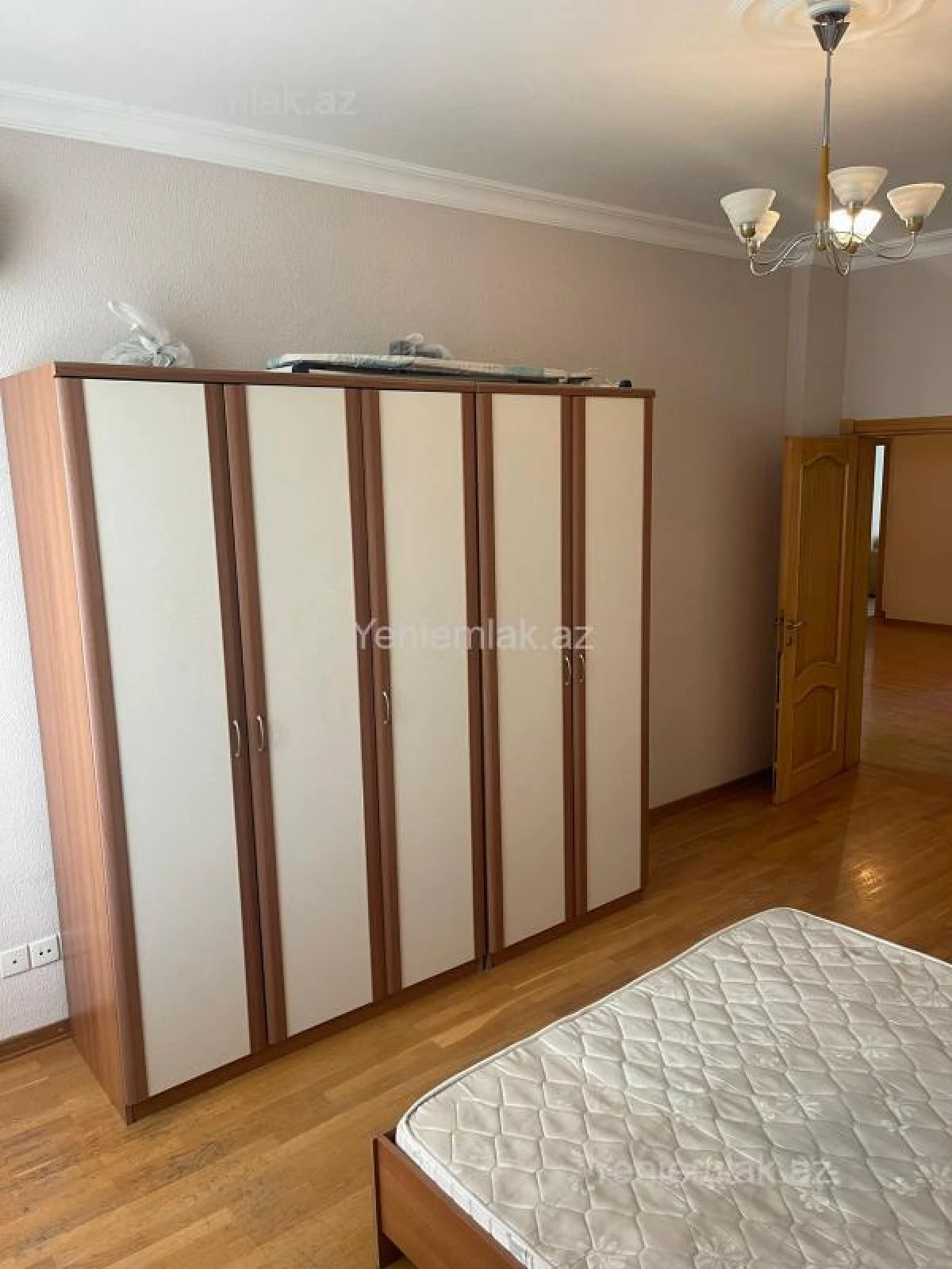 Satılır 4 otaqlı yeni tikili 190 m²