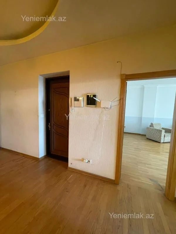 Satılır 4 otaqlı yeni tikili 190 m²