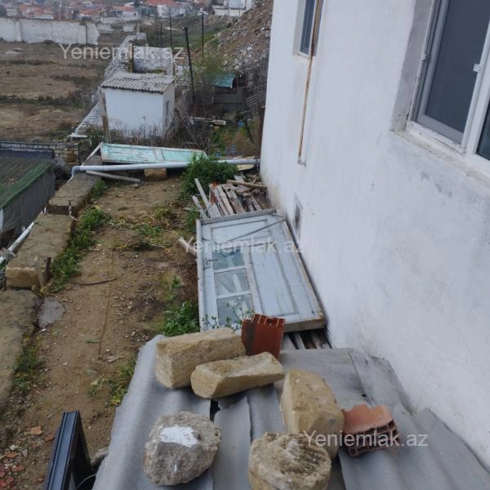 Satılır 1 otaqlı həyət evi 55 m²