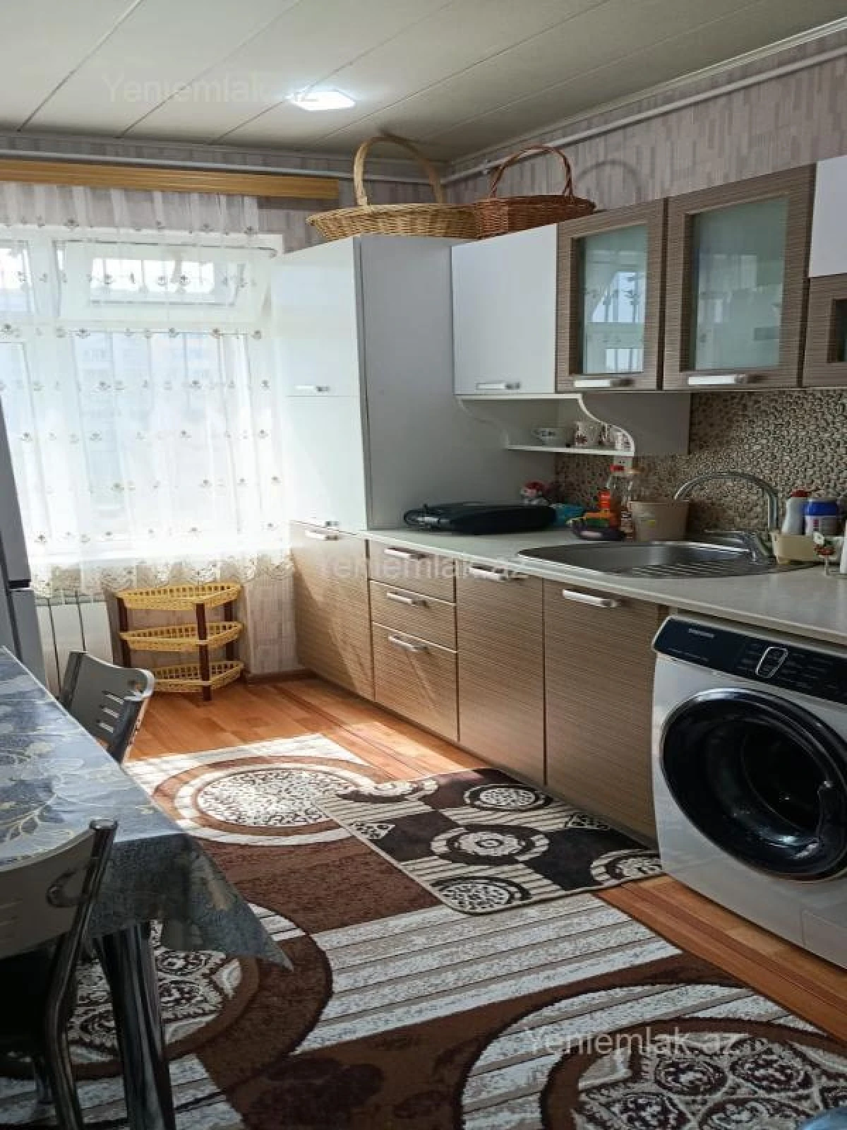 Satılır 3 otaqlı köhnə tikili 75 m²