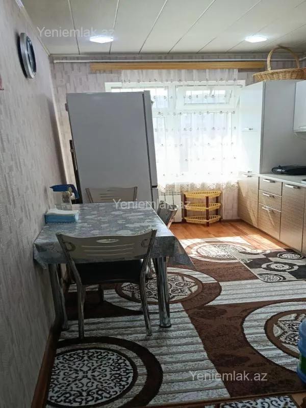 Satılır 3 otaqlı köhnə tikili 75 m²