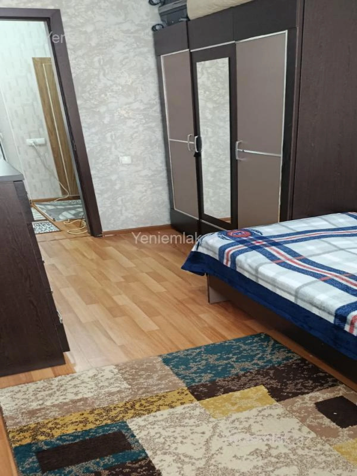 Satılır 3 otaqlı köhnə tikili 75 m²