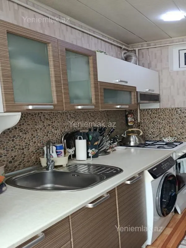 Satılır 3 otaqlı köhnə tikili 75 m²