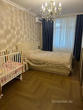 Satılır 4 otaqlı köhnə tikili 100 m²