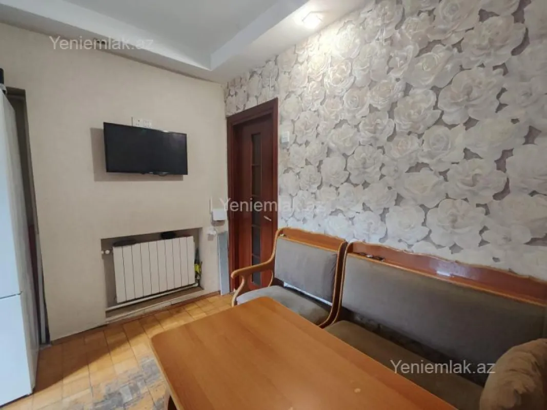 Satılır 2 otaqlı köhnə tikili 50 m²