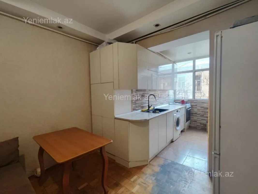 Satılır 2 otaqlı köhnə tikili 50 m²